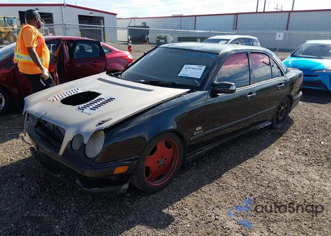 2001 Mercedes-Benz E 55 Amg z USA, uszkodzony, nr VIN WDBJF74J91B321067